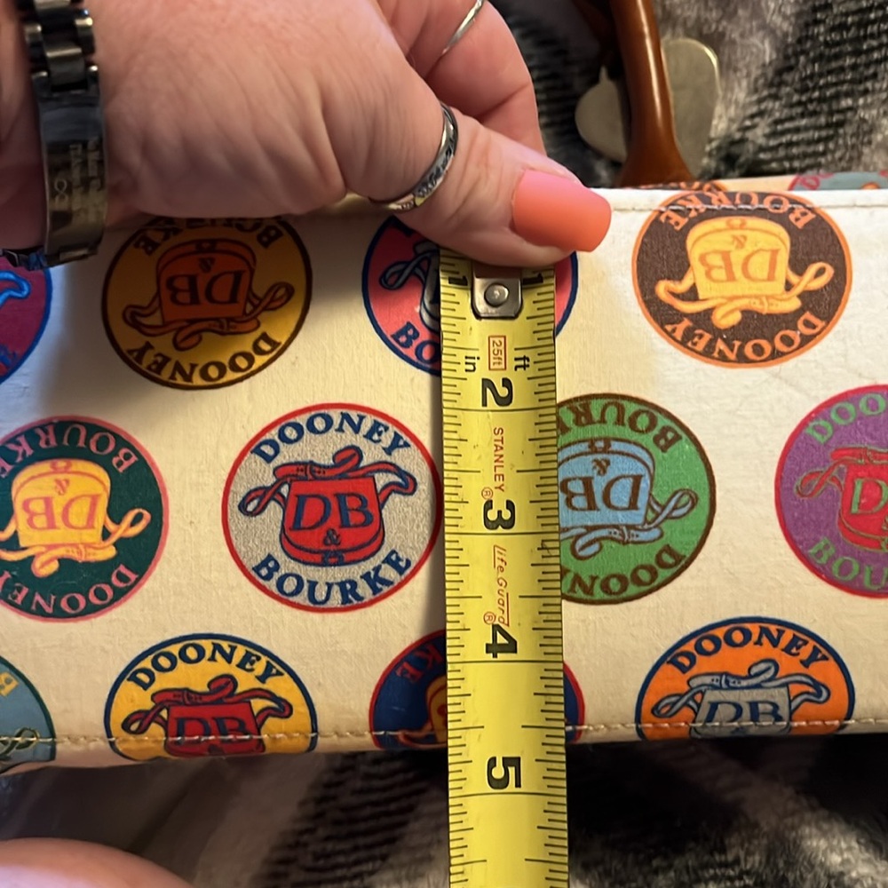 Vintage Dooney & Bourke - Picture 10 of 10